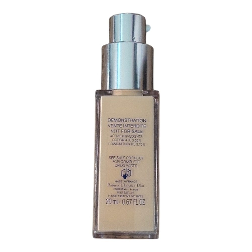 Dior Forever Foundation - SPF 15 Shade OW Fair W/ Olive Undertone - Picture 3 of 4